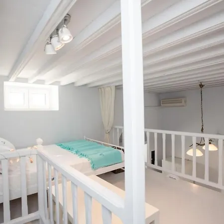 Traditional Split Level House In بيت للعطل