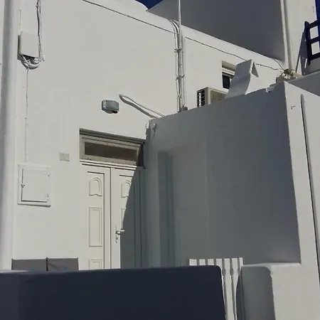 Traditional Split Level House In Mykonos Town