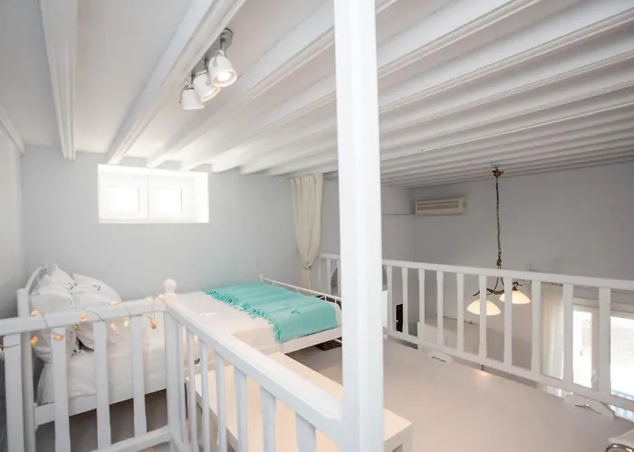 Traditional Split Level House In Dom wakacyjny