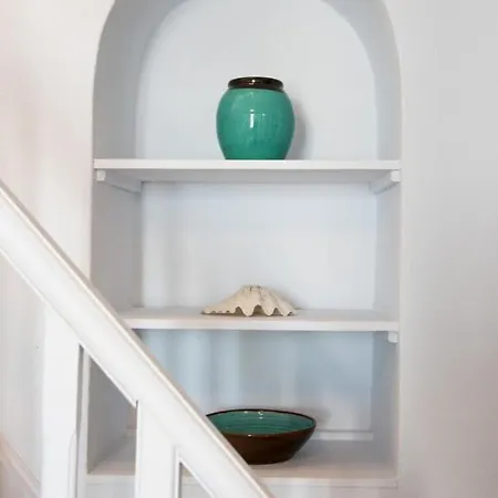 Traditional Split Level House In Semesterbostad *