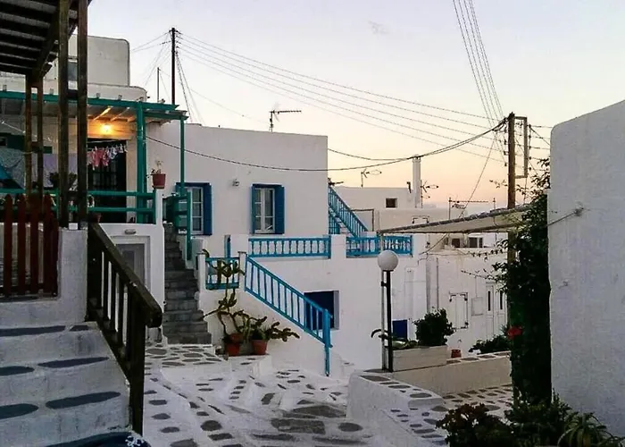 Traditional Split Level House In Mykonos Town