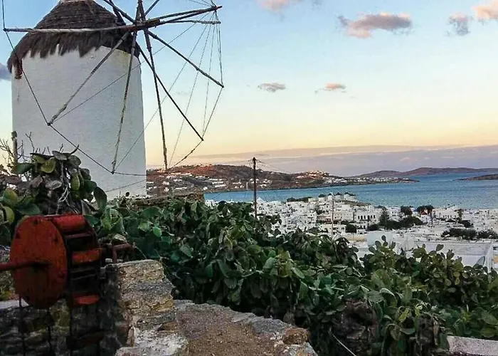 Traditional Split Level House In Mykonos Town