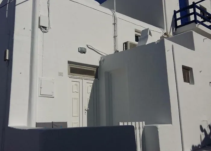 Traditional Split Level House In Mykonos Town