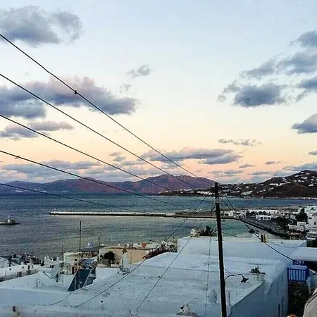 Holiday home Traditional Split Level House In *